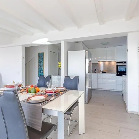 Villa Brebycri Amazing View - Happy